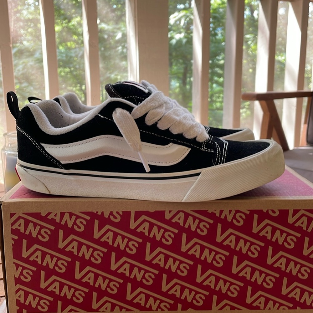 Vans knu school. Size 6.5 men’s and 8 in woman